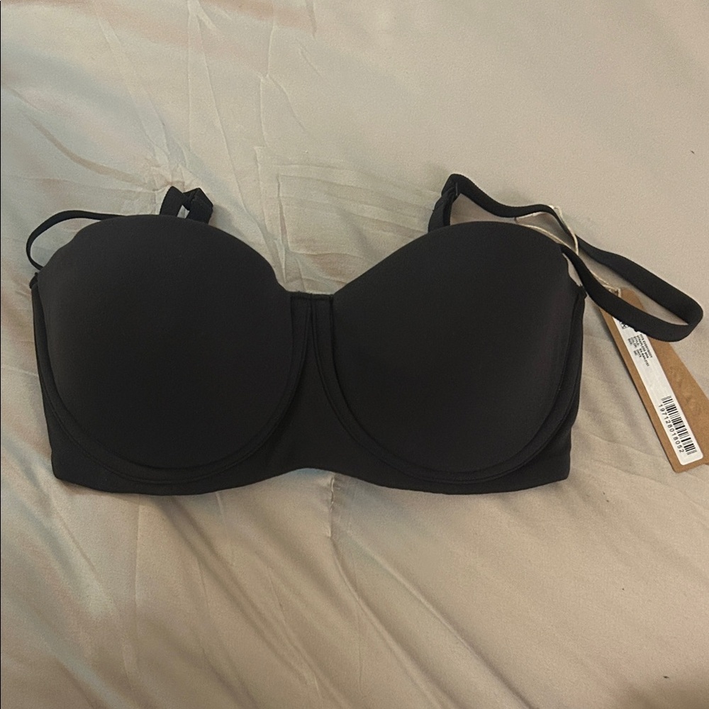 SKIMS Black Strapless Bra NWT - Fits Everybody